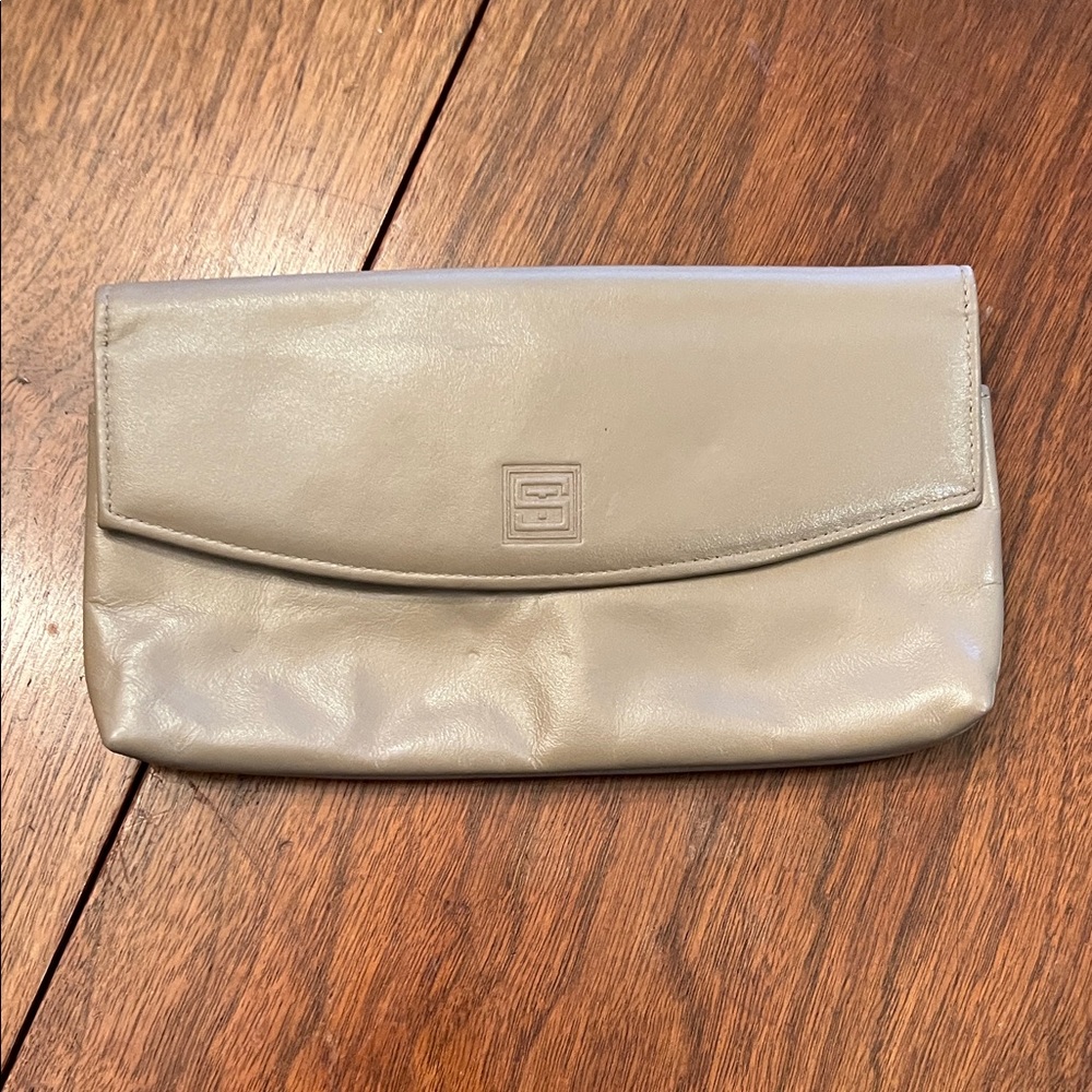 Leather Clutch Wallet - Taupe Cowhide